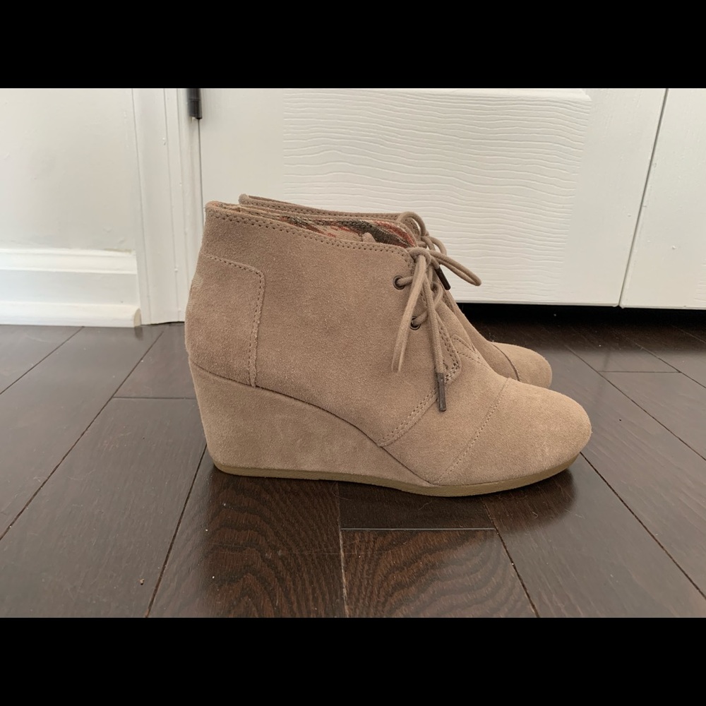 TOMS Kala Wedge Bootie (Taupe color)